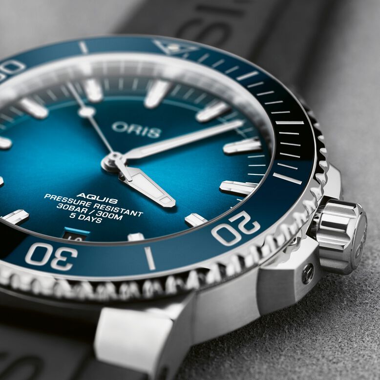 Aquis Diver 43.5mm Mens Watch, , hi-res