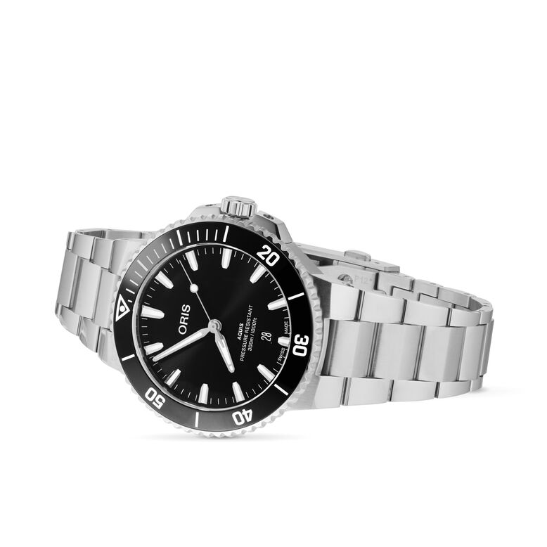 Aquis Date 43.5mm Black Dial, , hi-res