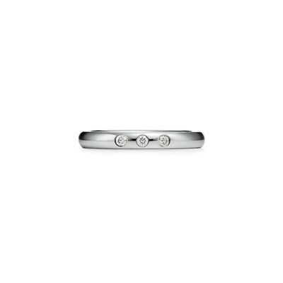 Elsa Peretti® stacking band ring in platinum with diamonds. - Size 6