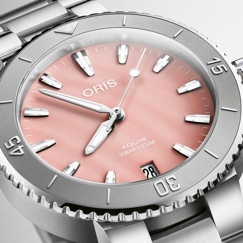 Aquis Date 36.5mm Unisex Watch Pink, , hi-res