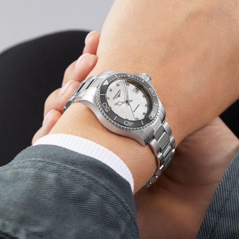 Hydroconquest 32mm Ladies Watch Mother Of Pearl Silver Exclusive to The Watches Of Switzerland Group, , hi-res