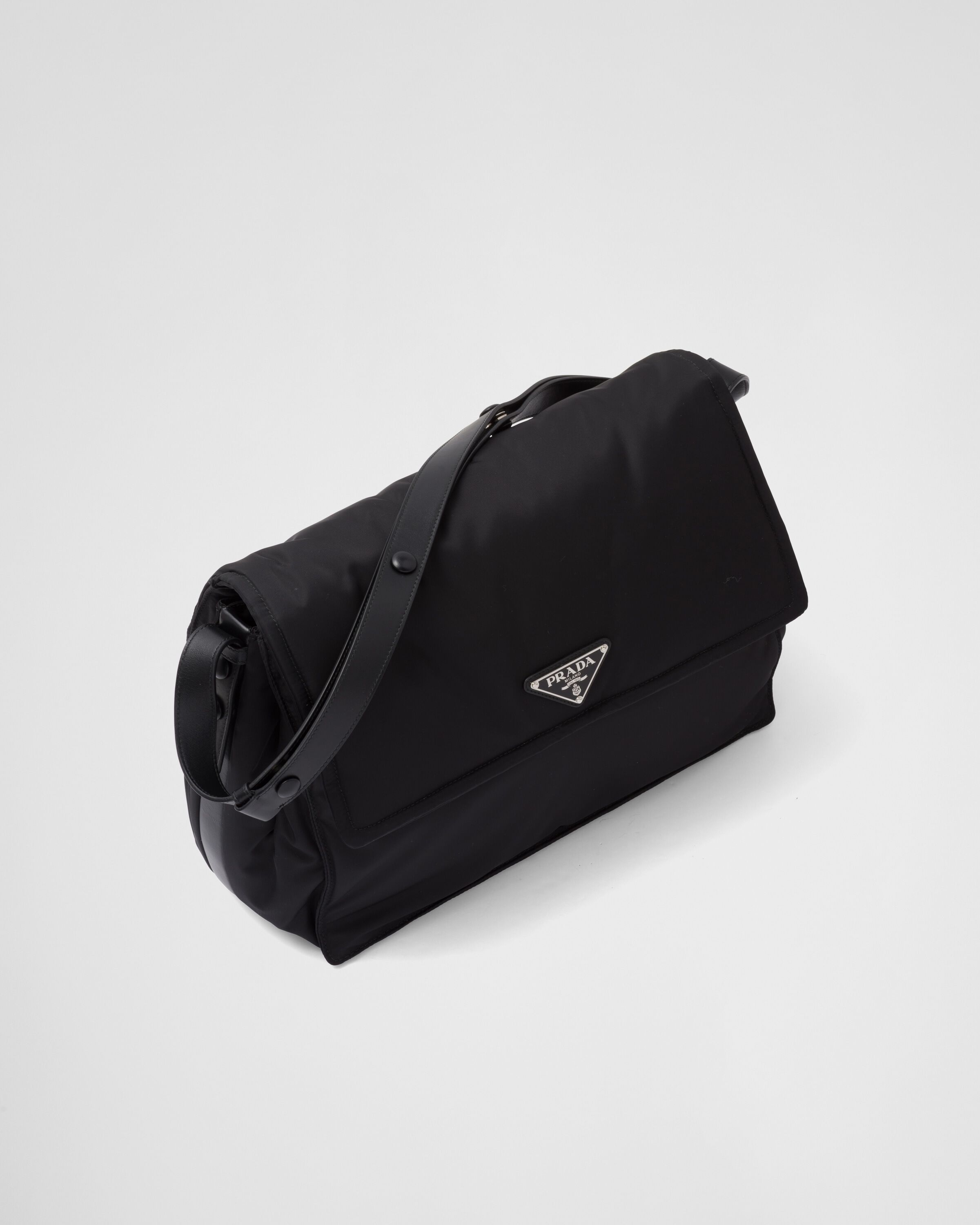 Re Nylon large padded shoulder bag