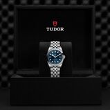 Black Bay 31 Manufacture Calibre MT5201 &#40;COSC&#41; 31mm Steel Case Steel Bracelet, , hi-res