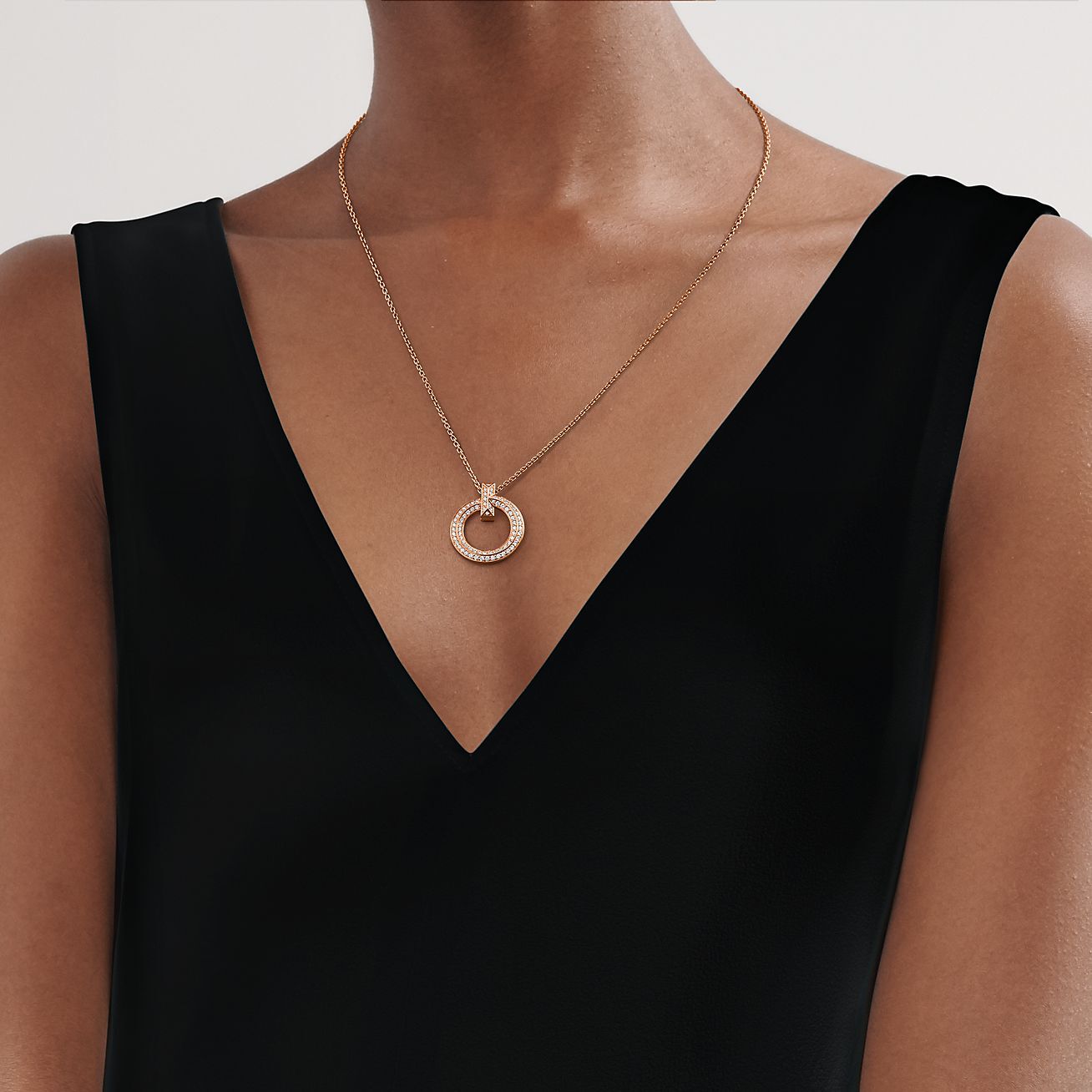 Tiffany shop circle necklace