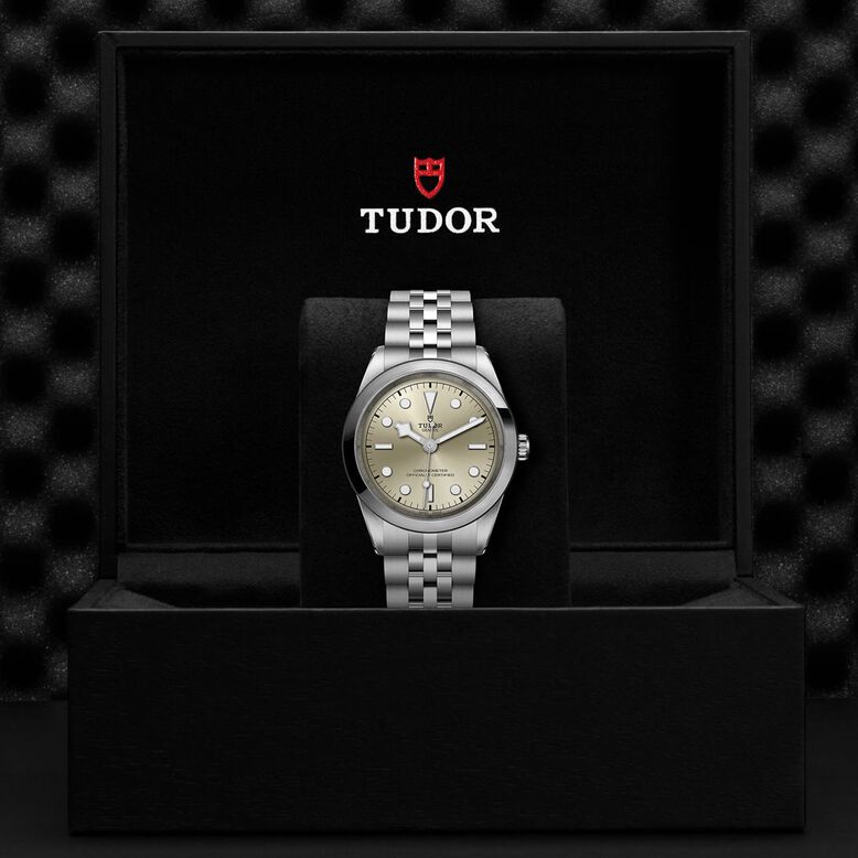 Black Bay 41 Manufacture Calibre MT5601 (COSC) 41mm Steel Case Steel Bracelet, , hi-res