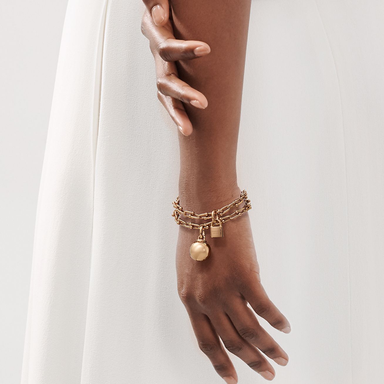 Gold Mariner Link Bracelet Puffed Link Bracelet Large Link - Etsy | Chain link  bracelet, Chunky gold bracelet, Beaded bracelets
