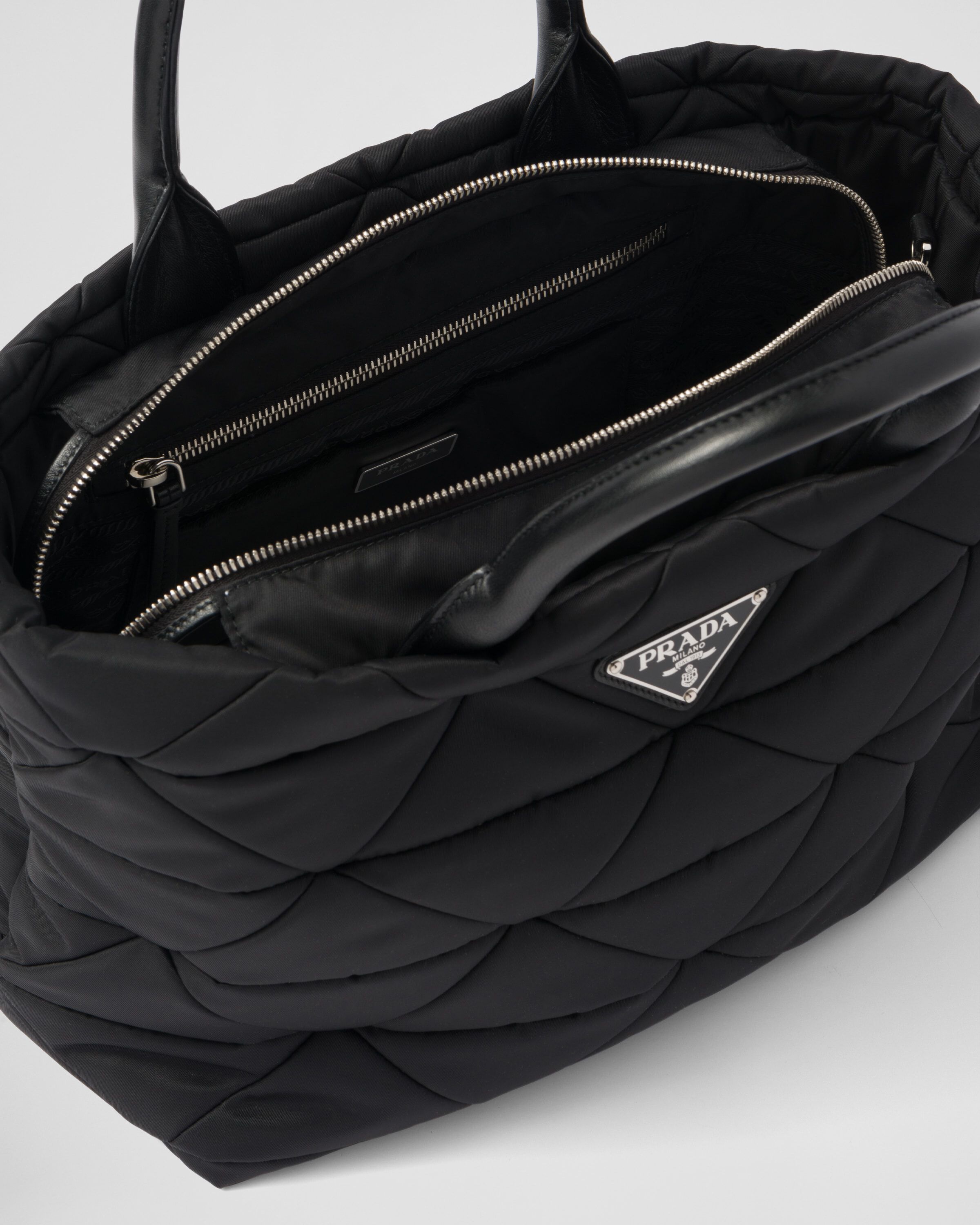 Re Nylon medium padded tote
