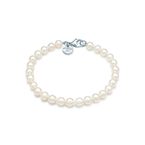 Ziegfeld Collection bracelet of freshwater cultured pearls with a silver clasp. - Size 5-6 mm