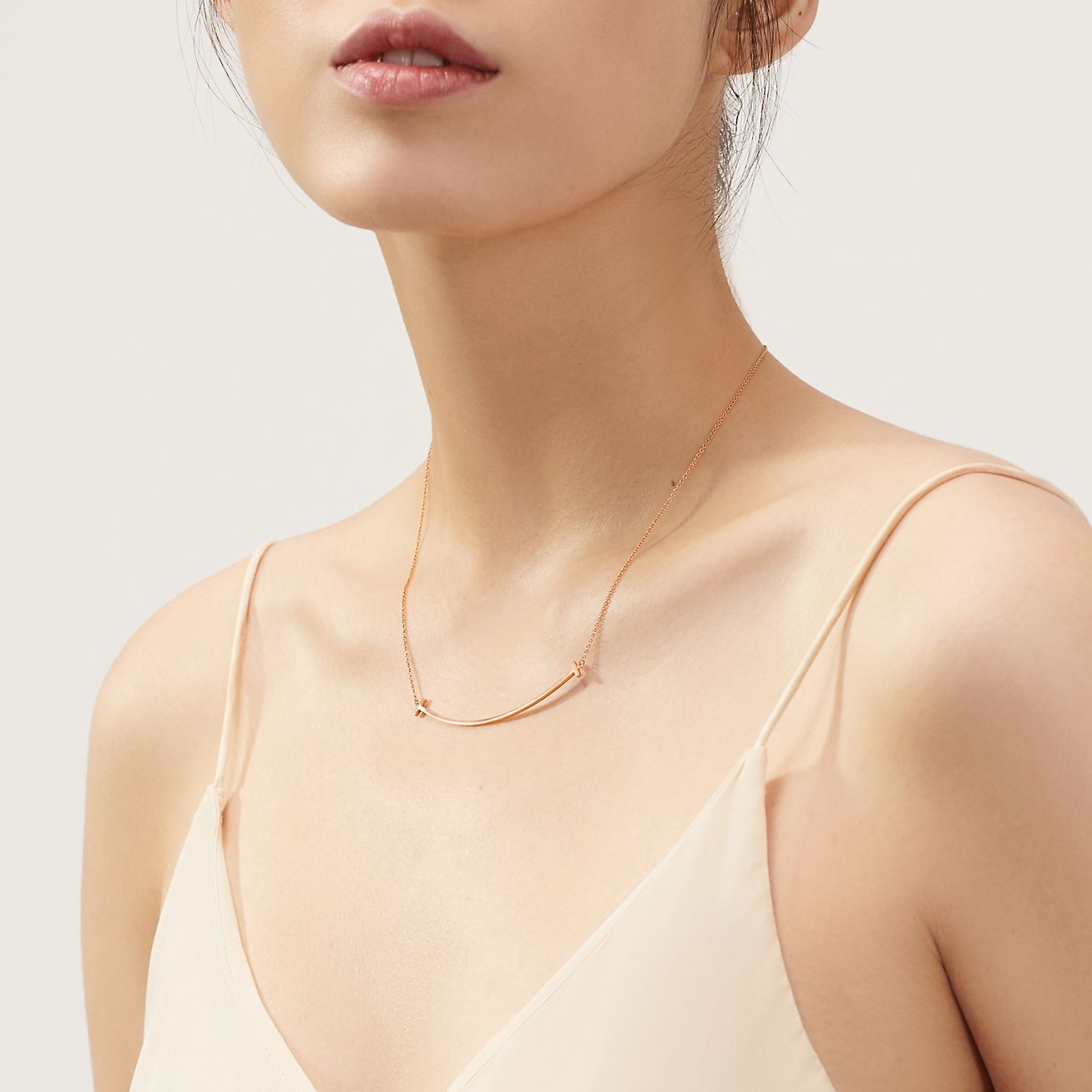 Tiffany Yellow Gold Small T-Smile Pendant Necklace – STYLISHTOP