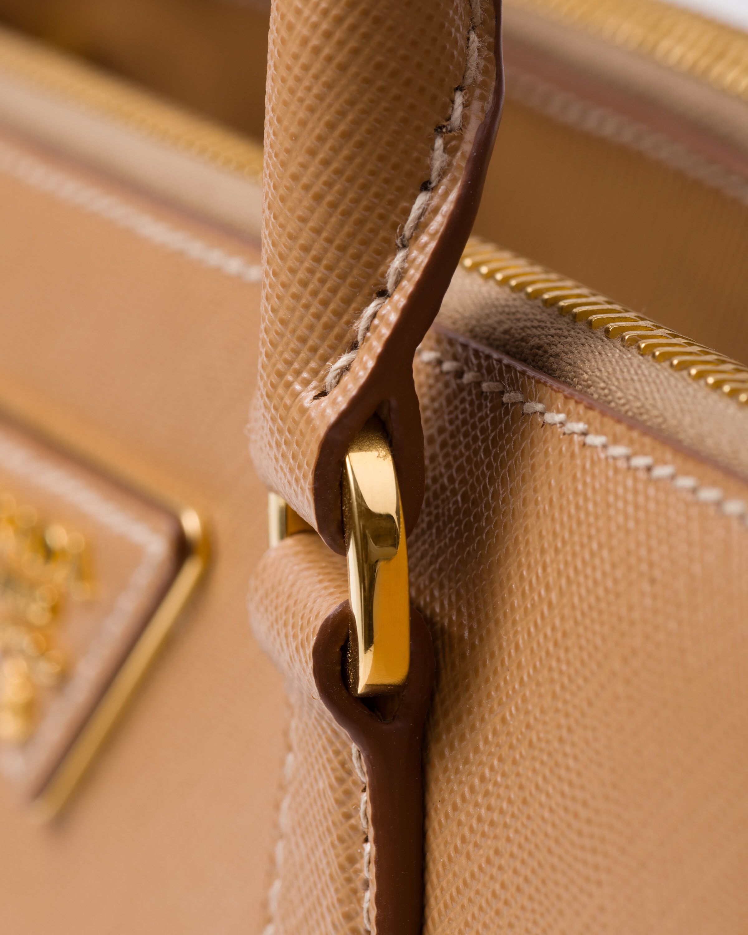 Prada Medium Prada Galleria Saffiano leather bag Top Handle Heathrow Reserve Collect