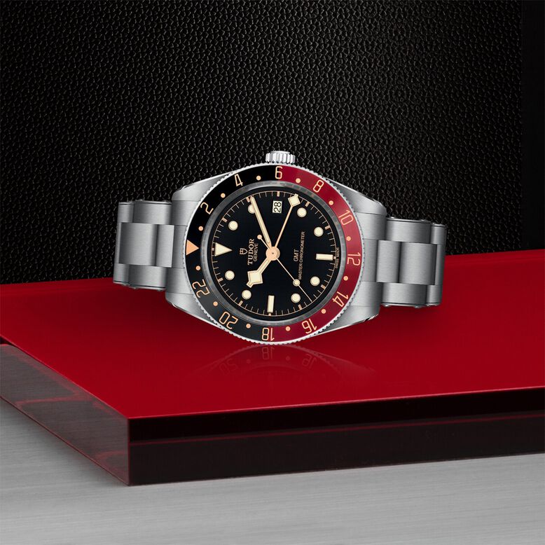 Black Bay 58 GMT 39mm black and burgundy bezel, , hi-res