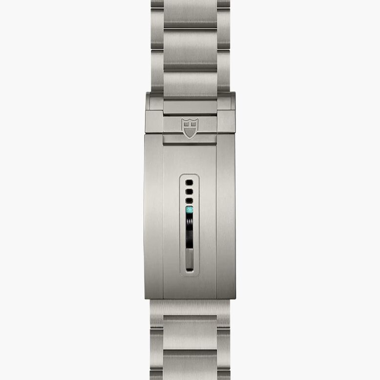 Pelagos Ultra Unidirectional Rotating Bezel Titanium Bracelet, , hi-res