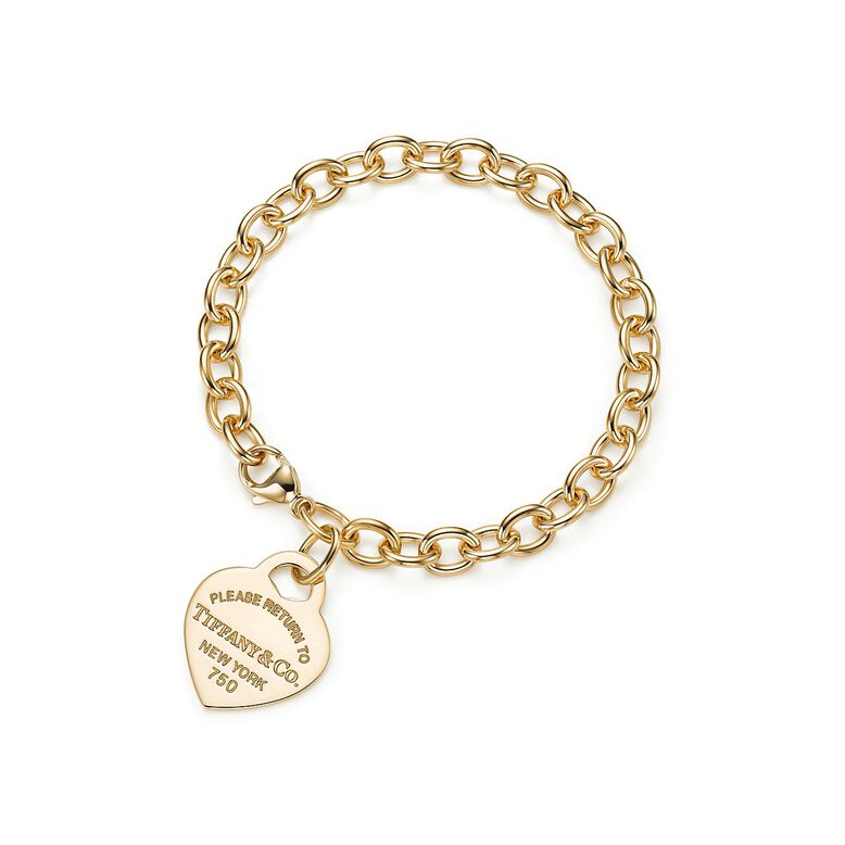 Return to Tiffany&trade; Heart Tag Bracelet in Yellow Gold, Medium - Size Medium, , hi-res