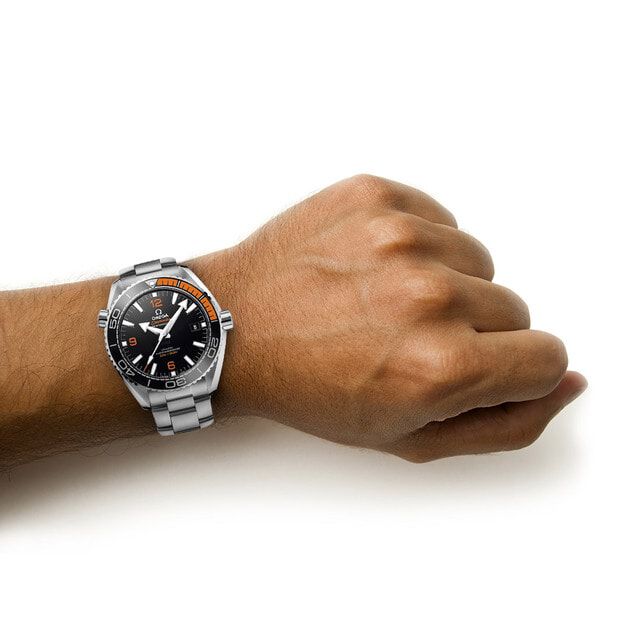 43.5 mm watch on wrist clearance
