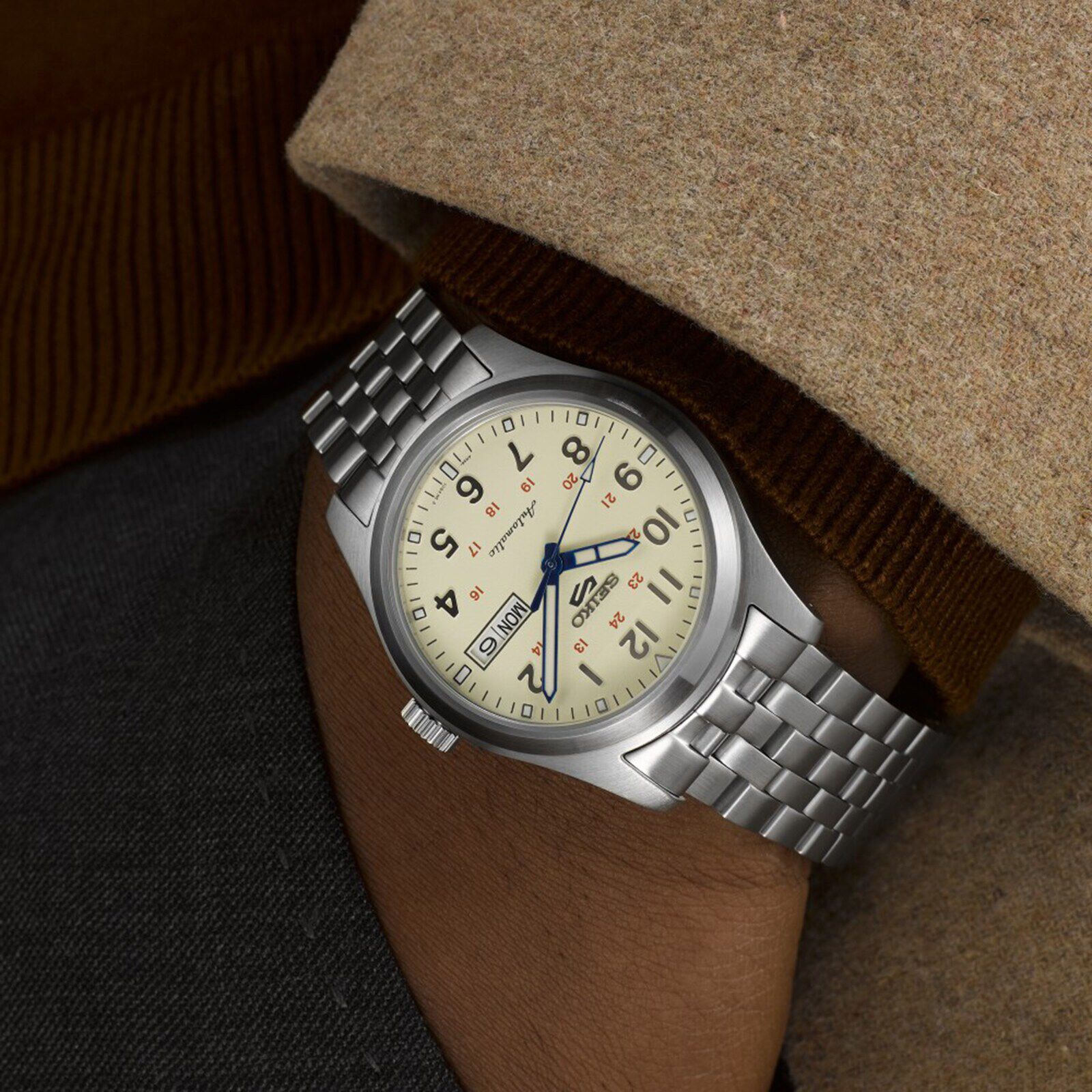 5 Sports Laurel Limited Edition 39.5mm Mens Watch Cream Fine Watches Heathrow Reserve Collect