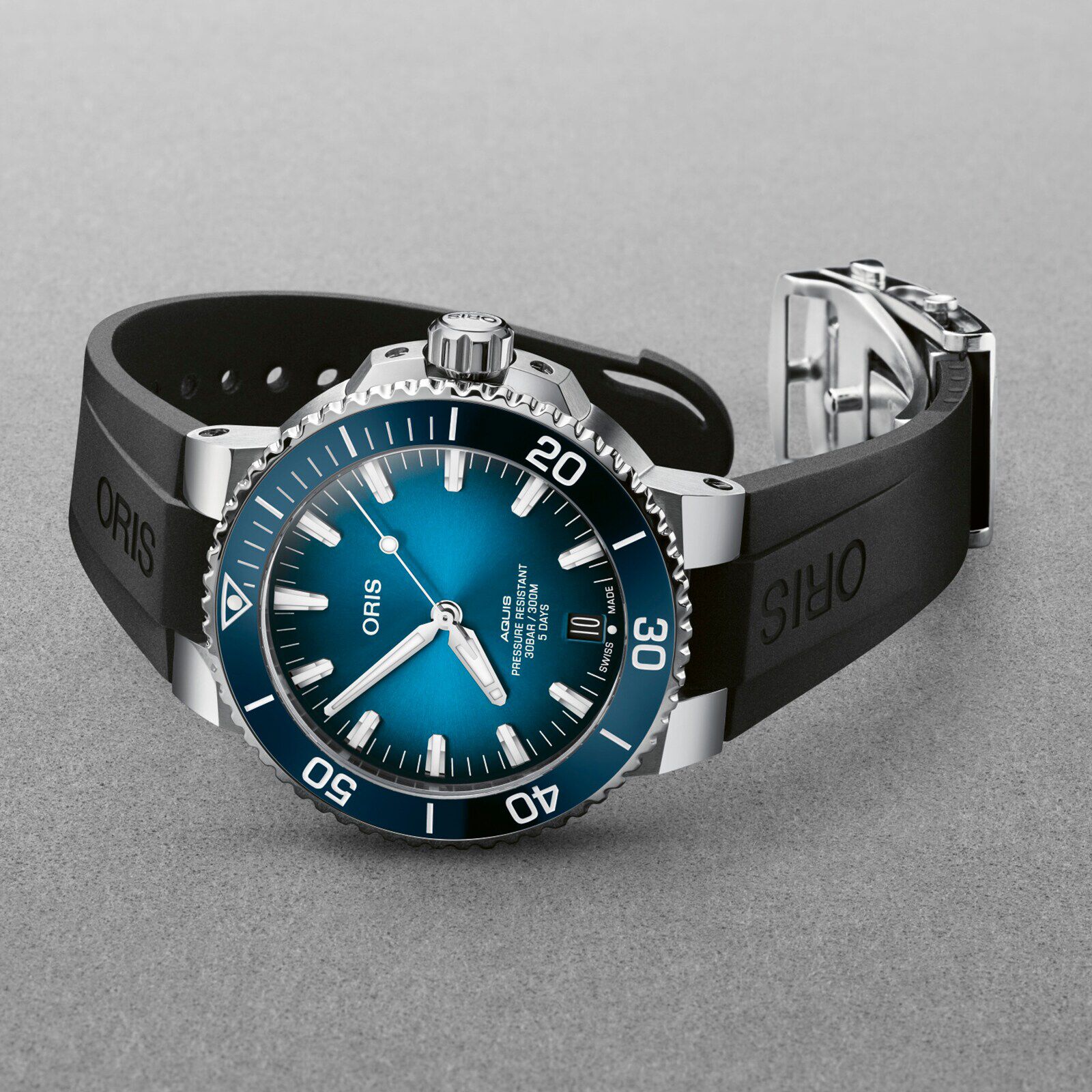 Oris aquis 43.5 mm on sale