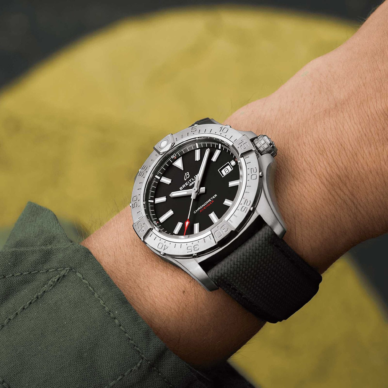 Breitling avenger 2 gmt black steel new arrivals