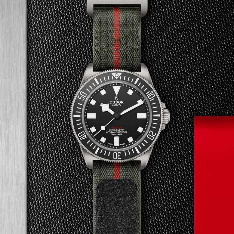 Pelagos FXD Manufacture Calibre MT5602 42mm Titanium Case Green Fabric Strap, , hi-res