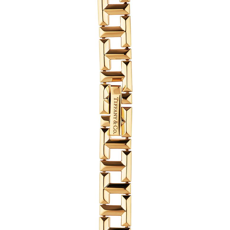 Tiffany T True narrow bracelet in 18k gold, medium, , hi-res