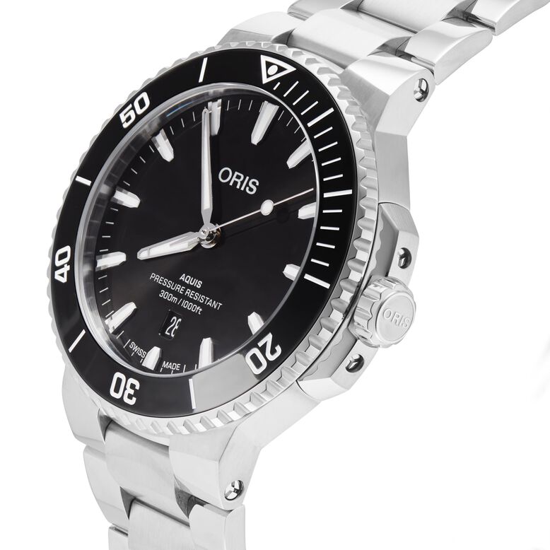 Aquis Date 43.5mm Black Dial, , hi-res