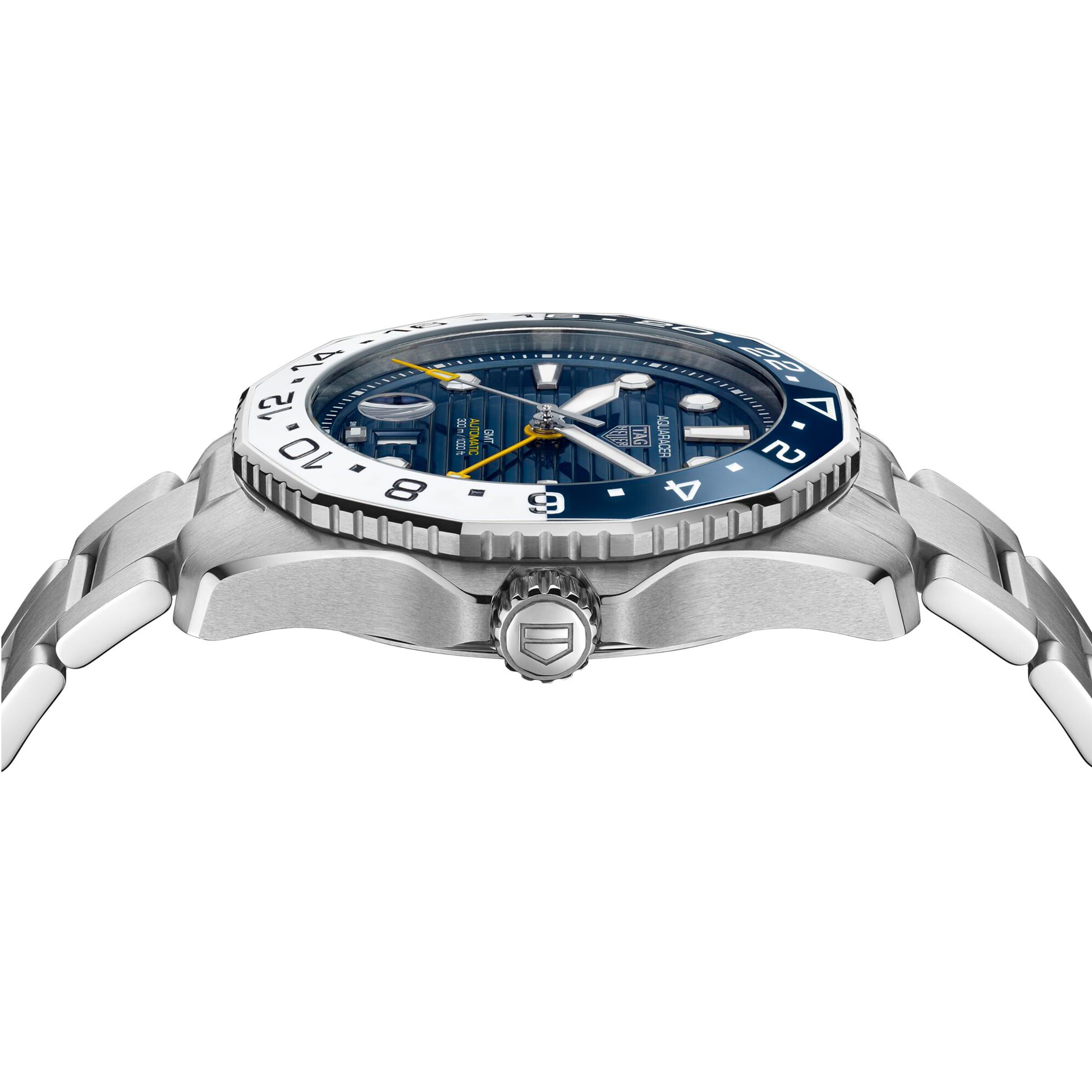 Tag heuer aquaracer 300m calibre sales 7 gmt mens 43mm watch