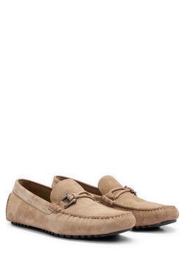 Driver moccasins in suede with cord and hardware details