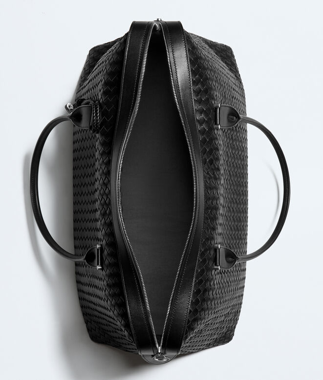 Weekender made with supple Intrecciato craftsmanship in nappa leather, featuring a detachable leather lanyard with lock., , hi-res