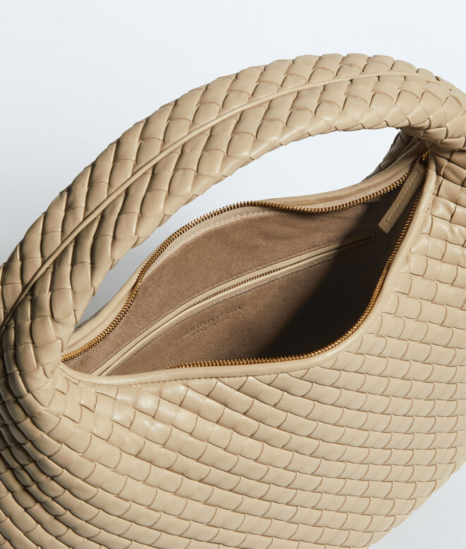 Shoulder bag with seamless Intrecciato craftsmanship in padded, supple leather., , hi-res