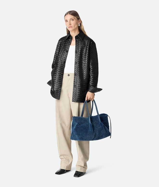 Reversible tote bag in merino shearling with denim effect., , hi-res