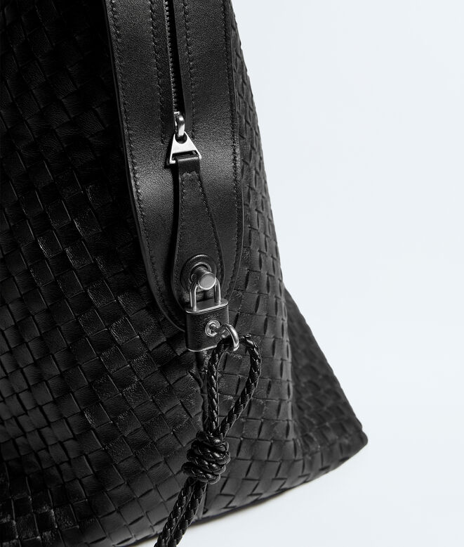 Weekender made with supple Intrecciato craftsmanship in nappa leather, featuring a detachable leather lanyard with lock., , hi-res