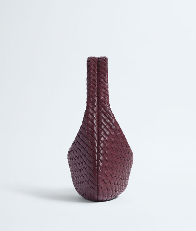 Shoulder bag with seamless Intrecciato craftsmanship in padded, supple leather., , hi-res
