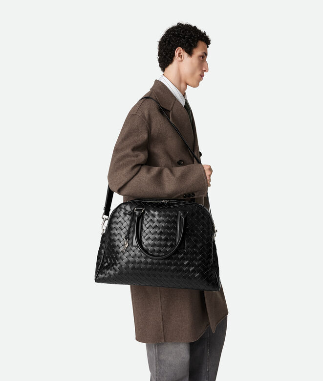 Briefcase with curved silhouette in soft Intrecciato leather with adjustable&nbsp;and detachable&nbsp;strap, featuring a signature knot detail., , hi-res