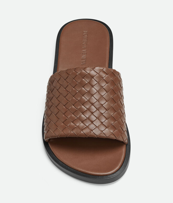 Mule sandal realised in smooth lambskin with all-over Intrecciato craftsmanship., , hi-res