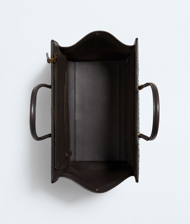 Zipped tote bag with streamlined silhouette made with Intrecciato craft in supple nappa leather, , hi-res