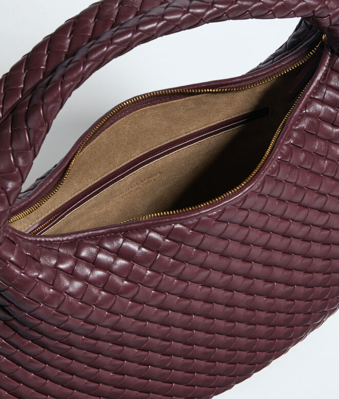 Shoulder bag with seamless Intrecciato craftsmanship in padded, supple leather., , hi-res