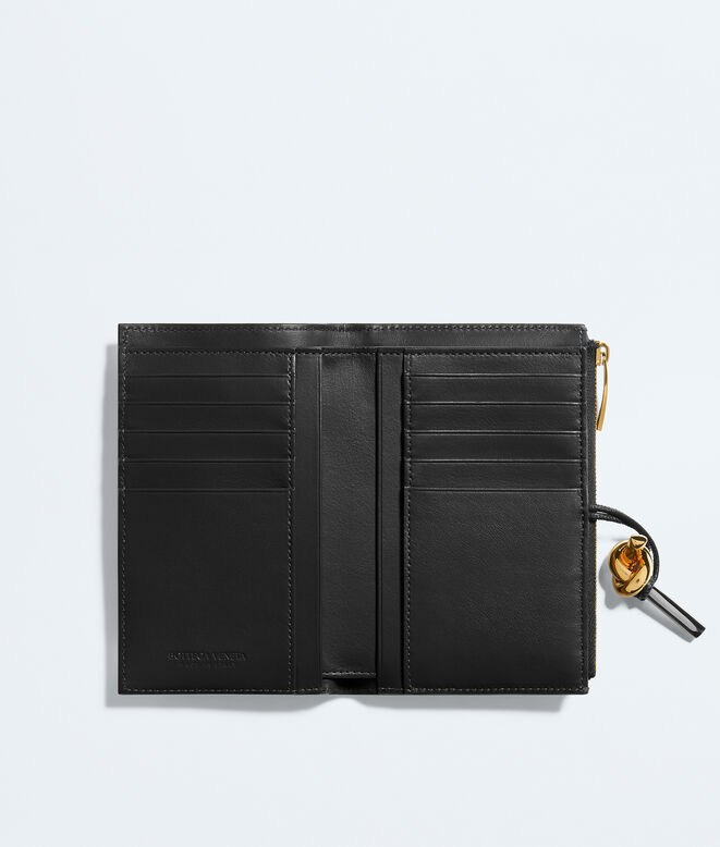 Medium bi-fold wallet in Intrecciato nappa leather, featuring a signature knot detail., , hi-res