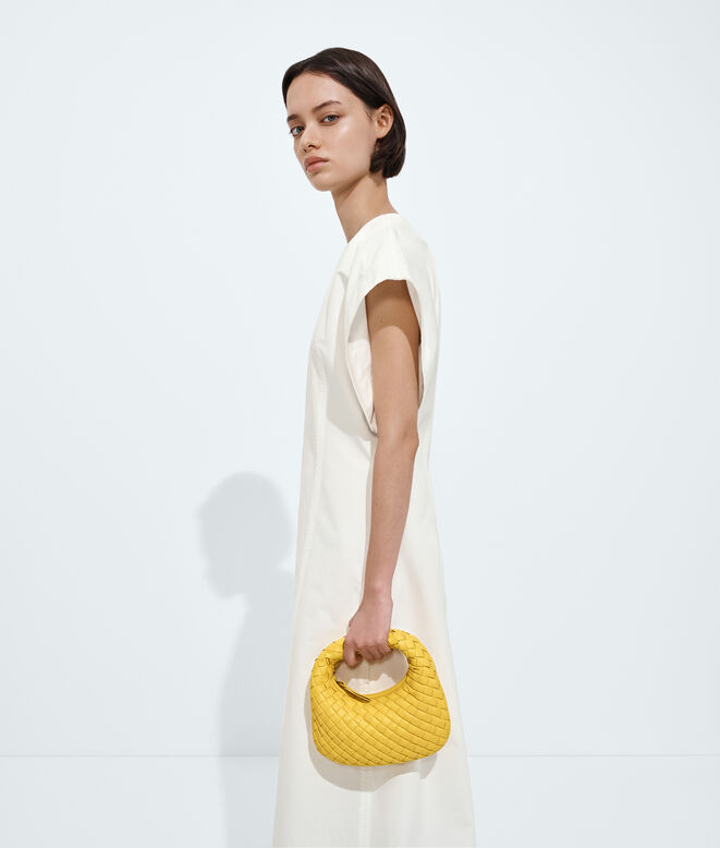 Top handle bag with seamless Intrecciato craftsmanship in padded, supple leather., , hi-res