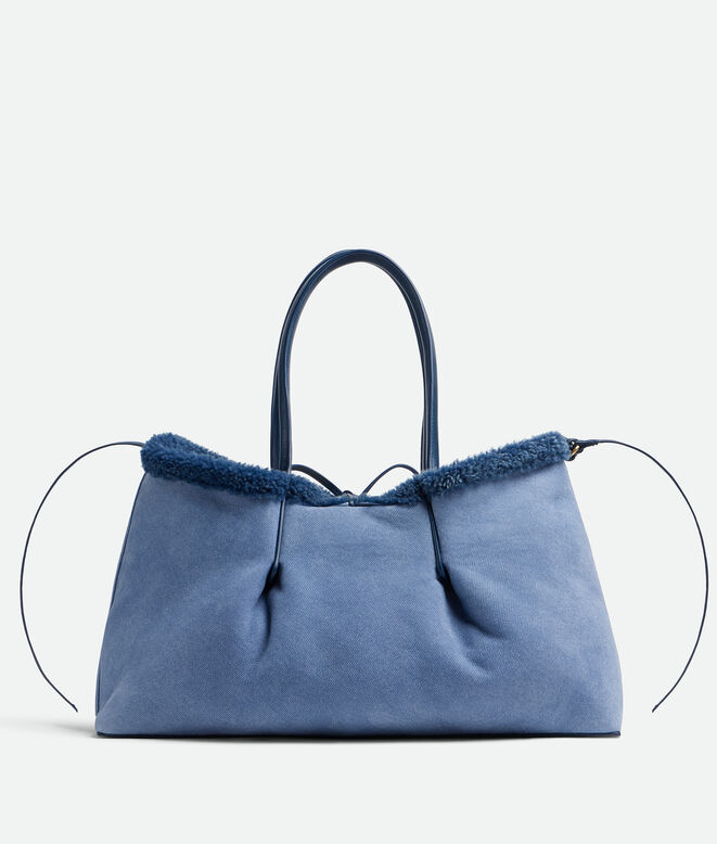 Reversible tote bag in merino shearling with denim effect., , hi-res