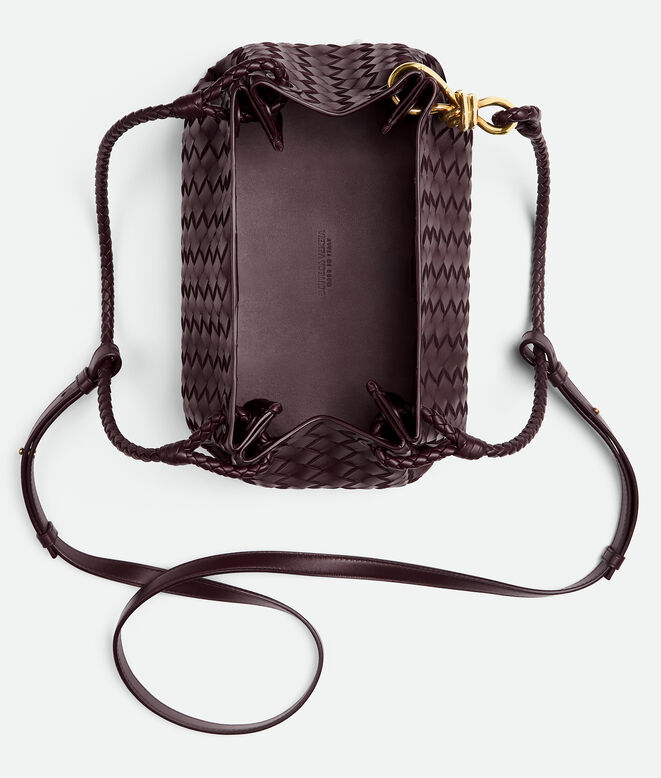 Shoulder bag in supple Intrecciato leather with signature knot detail and detachable cross-body strap., , hi-res