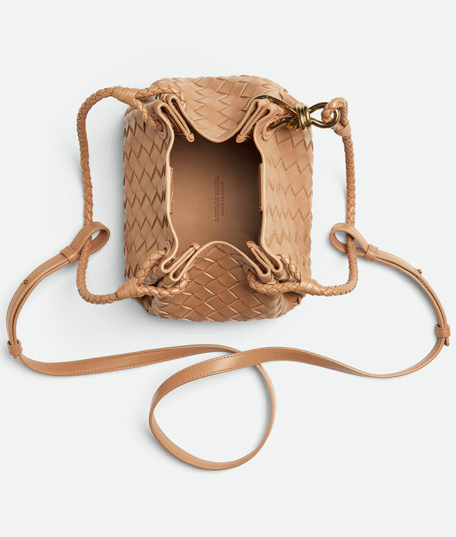 Shoulder bag in supple Intrecciato leather with signature knot detail and detachable cross-body strap., , hi-res