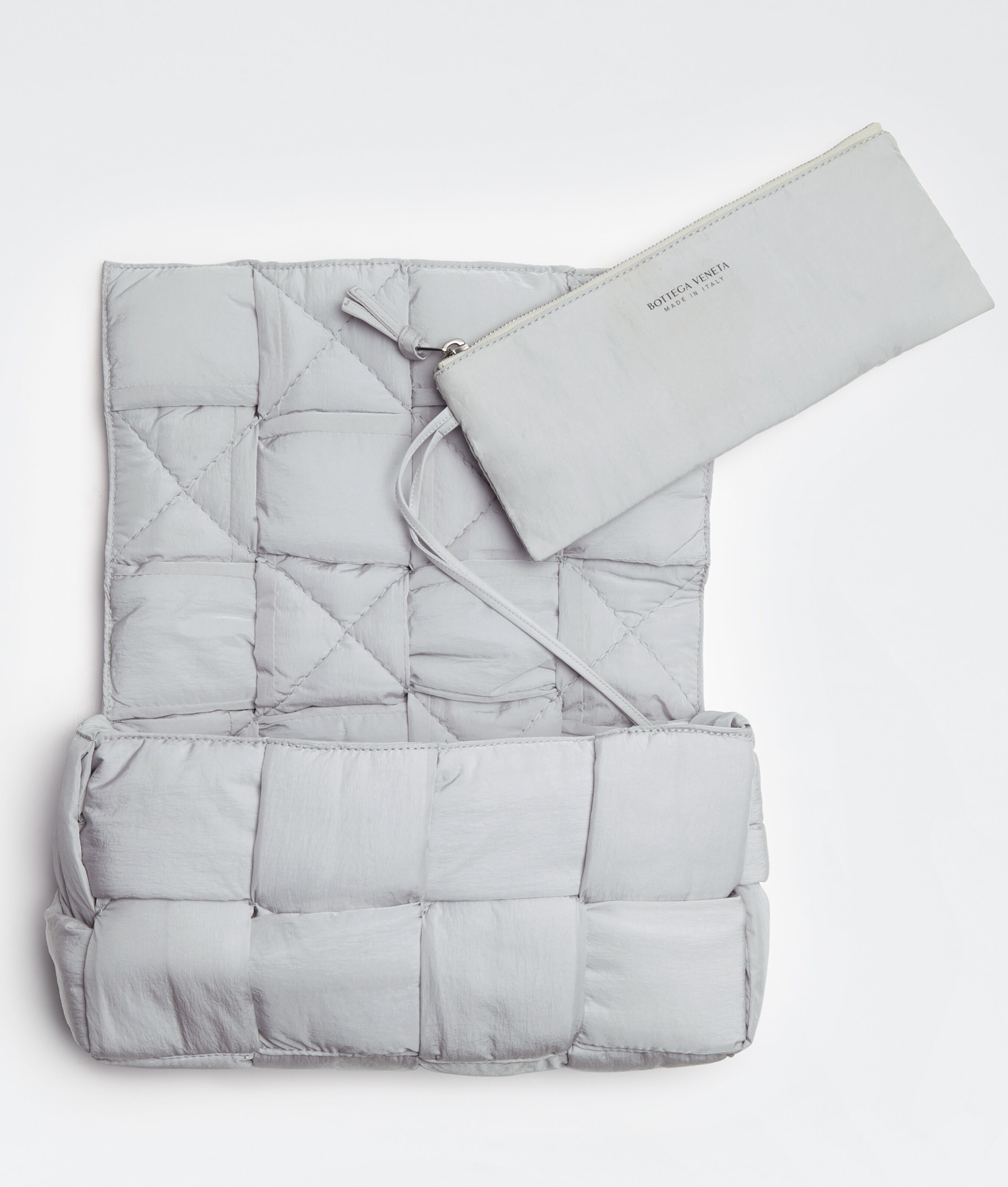 Bottega veneta padded tech 2025 cassette