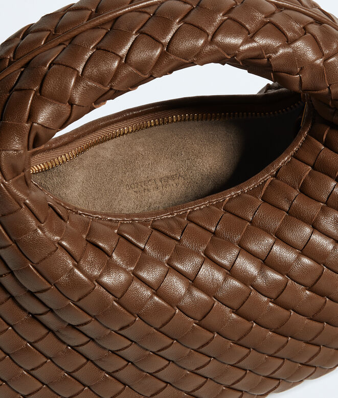 Top handle bag with seamless Intrecciato craftsmanship in padded, supple leather., , hi-res