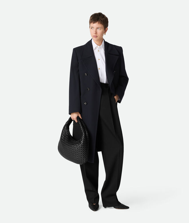 Shoulder bag with seamless Intrecciato craftsmanship in padded, supple leather., , hi-res