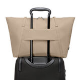 Q Tote Bag - Voyageur Cream, , hi-res