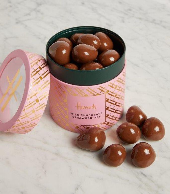 MILK CHOCOLATE STRAWBERRIES 230G, , hi-res