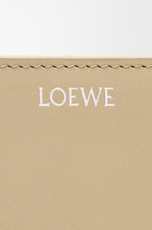 Knot compact wallet in shiny nappa calfskin, , hi-res