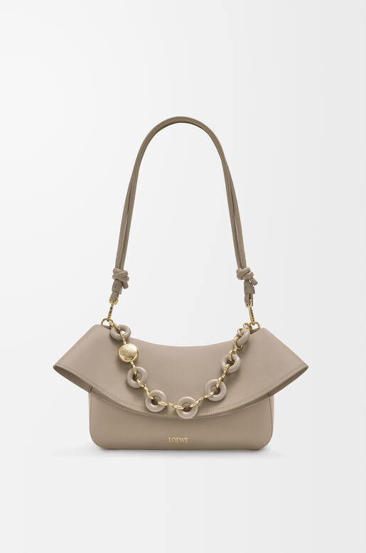 Medium Ola bag in smooth calfskin, , hi-res