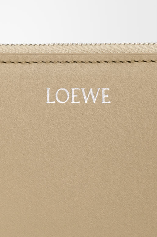 Zipped coin purse in shiny nappa calfskin, , hi-res