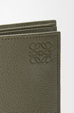 Bifold wallet in soft grained calfskin, , hi-res