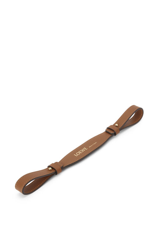 Branded short strap in classic calfskin, , hi-res